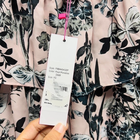 Parker Mandy Blouse Off the Shoulder Blouse‎ in Pearl Paradise - Picture 7 of 10